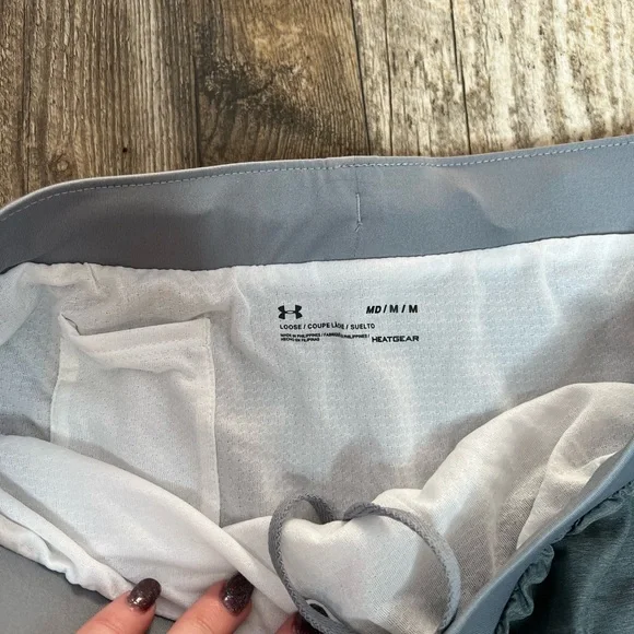 Women’s • Under Armour • Medium - Picture 3 of 6